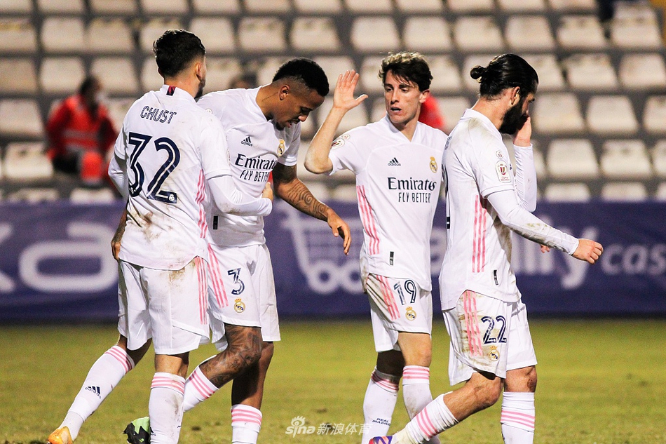 مباراة دوري الأمم الأوروبيةبطولة تجمع بين نخبة الكرة الأوروبية