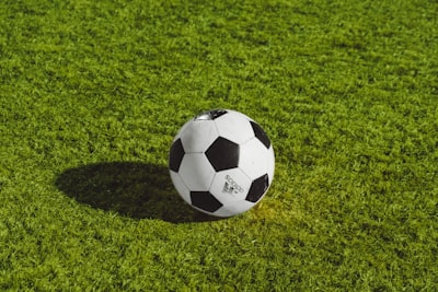 نتائج المباريات النهائية لدوري أبطال أوروباتفاصيل مثيرة وتاريخ جديد